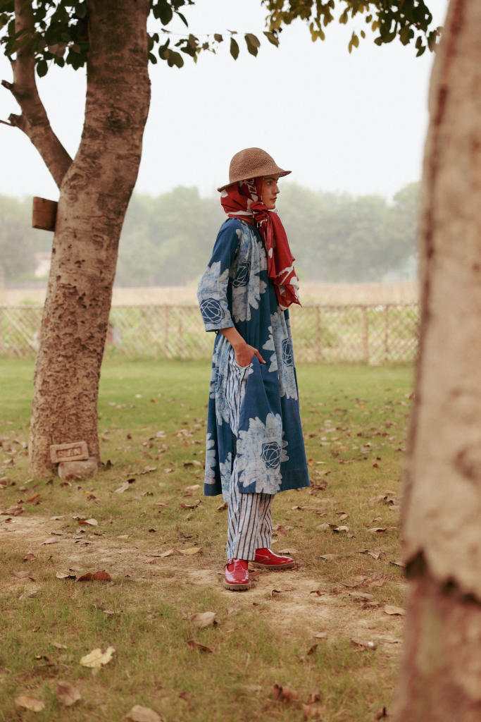HAYDE BATIK TUNIC upcycled cotton by Doodlage in blue color for women in Singapore