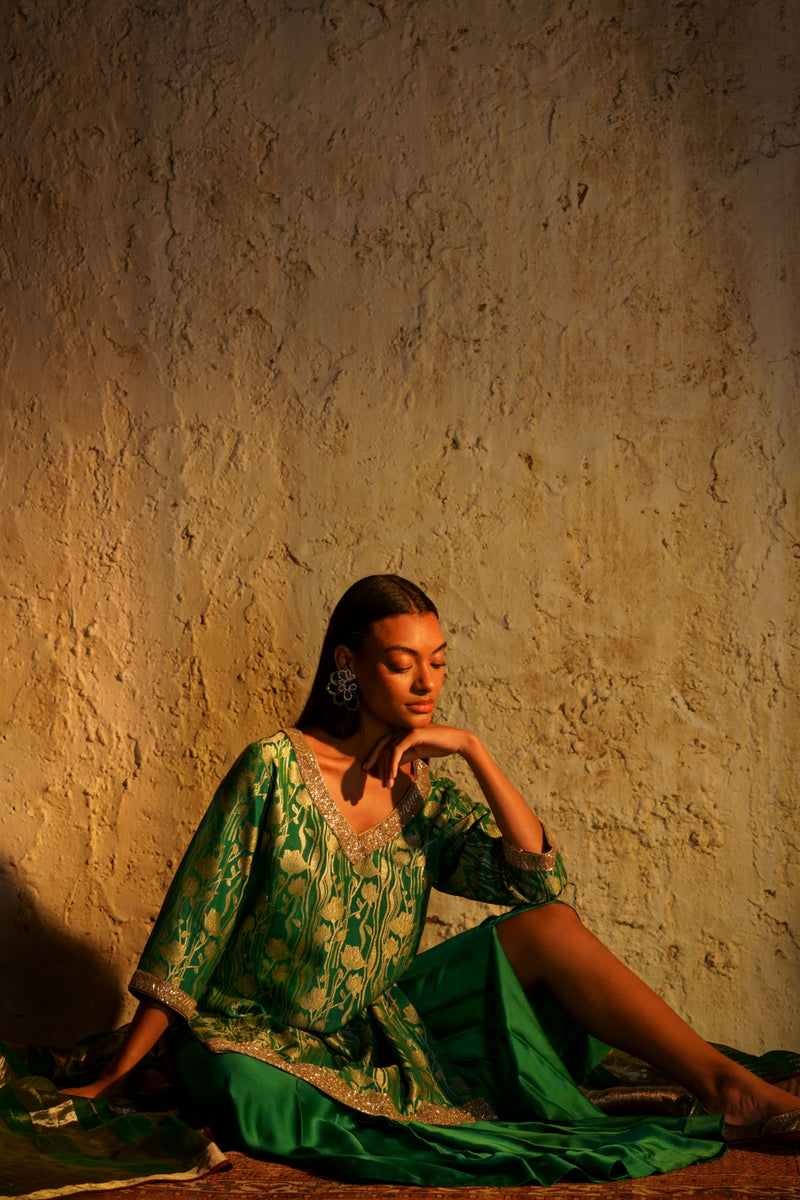 Asmira munga silk tunic silk Buy Asmira munga silk tunic from C&W | Kurta/Kurta Sets for Women by Mallika Mathur in green color for women in Singapore