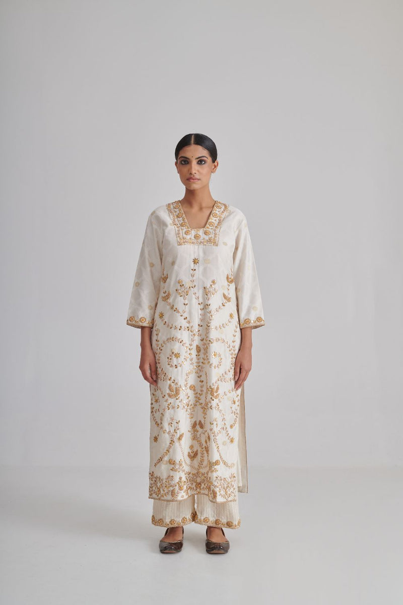 EILA & RIYA KURTA & PANT
