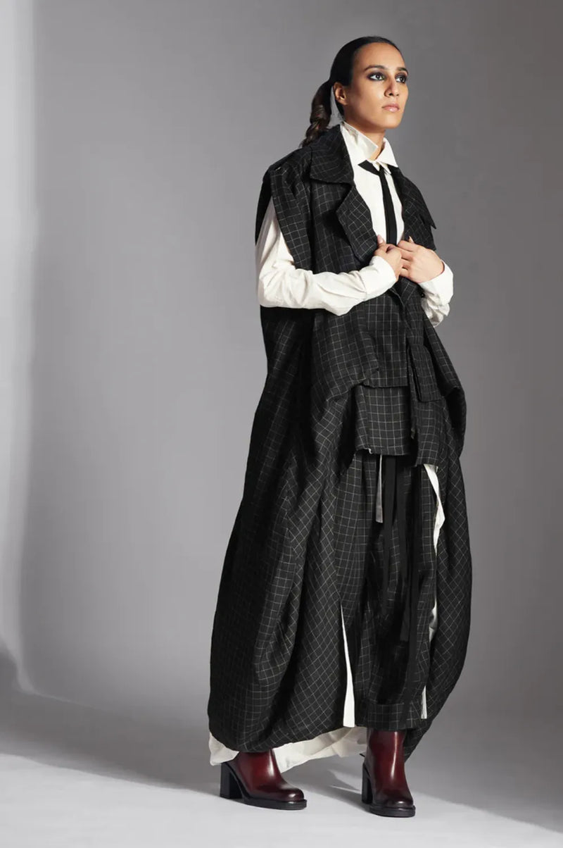 Eian Jacket-Black and White linen by Chola in black color for women in Singapore
