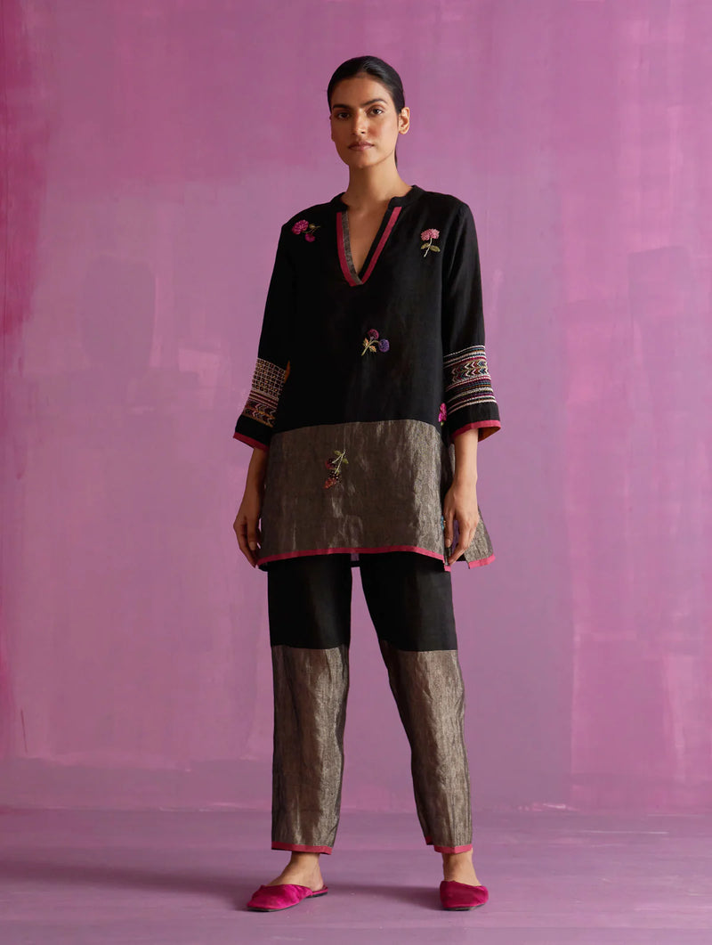 Cyra Floral Hand-Embroidered Kurta - Black linen by Manan in black color for women in Singapore