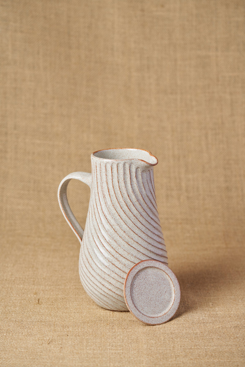 Gata Loop Carafe With Lid