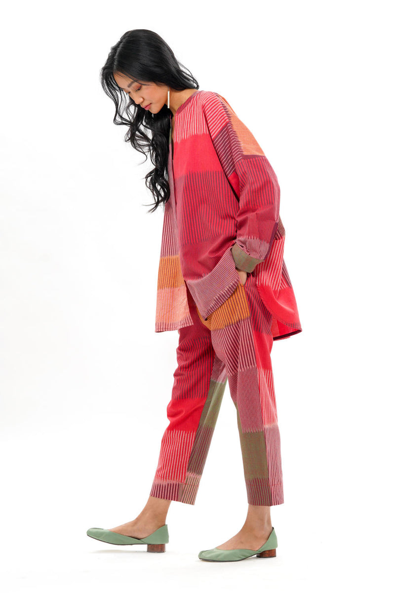 HARU RELAXED SHIRT 100% cotton by Translate - Handwoven Ikat in red color for women in Singapore