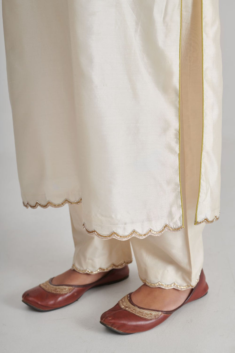 HUMSAFAR & MEERA KURTA & PANT