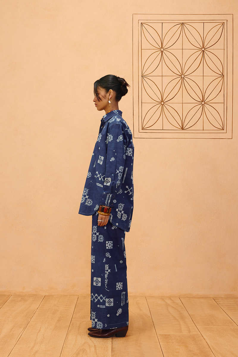 Indigo Patterns Organic Cotton Shirt organic cotton poplin top/shirt by SUI in indigo for women in Singapore