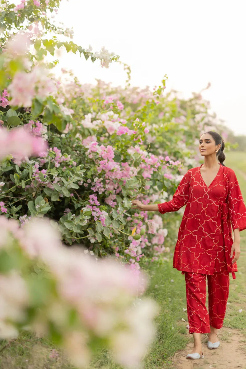 JAALI WRAP SET-RED silk by Dyelogue in red color for women in Singapore