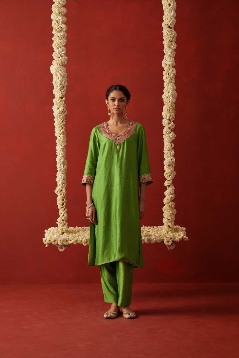 JHOOMAR & SHAFAQ KURTA & PANT