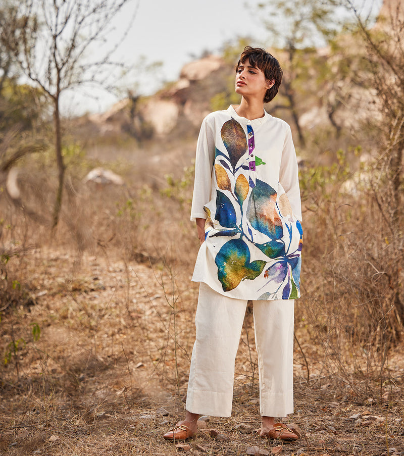 Vann Kurta cotton by Khara Kapas in white for women in Singapore