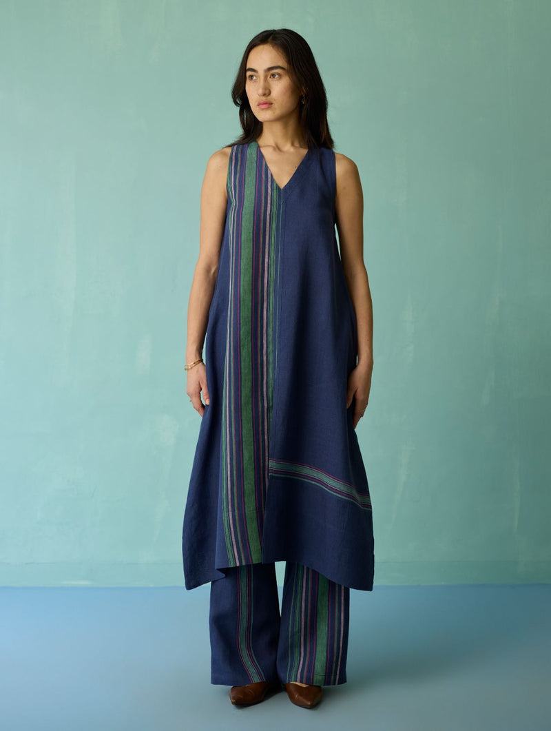 Vanya Border Linen Sleeveless Kurta - Indigo linen light kurta set by Manan in navy for women in Singapore