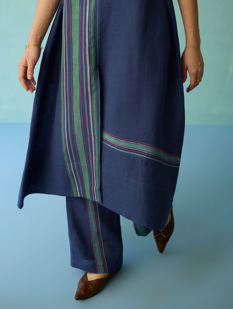 Vanya Border Linen Sleeveless Kurta Set - Indigo linen light kurta set by Manan in navy for women in Singapore