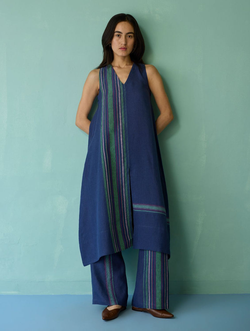 Vanya Border Linen Sleeveless Kurta - Indigo linen light kurta set by Manan in navy for women in Singapore