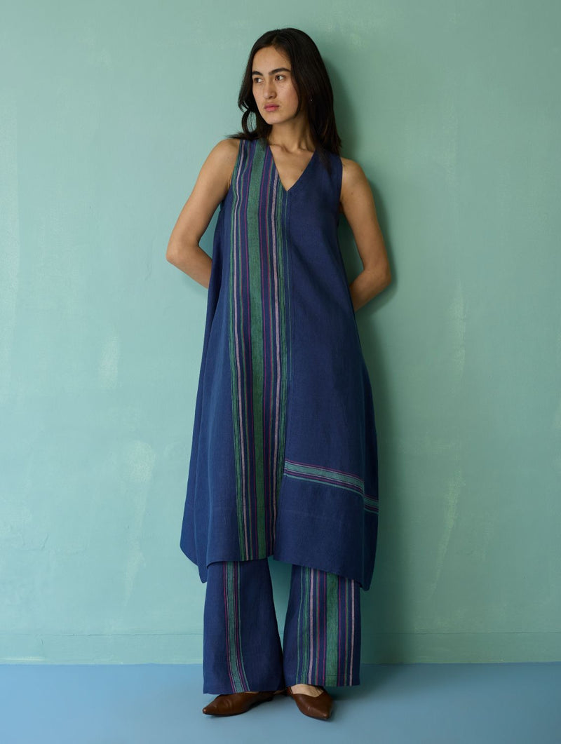 Vanya Border Linen Sleeveless Kurta - Indigo linen light kurta set by Manan in navy for women in Singapore