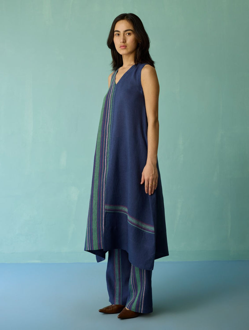 Vanya Border Linen Sleeveless Kurta Set - Indigo linen light kurta set by Manan in navy for women in Singapore
