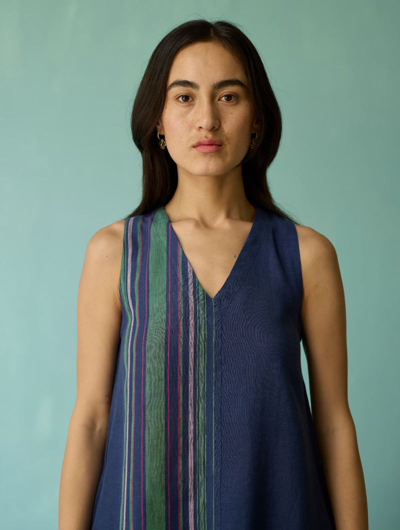 Vanya Border Linen Sleeveless Kurta - Indigo linen light kurta set by Manan in navy for women in Singapore