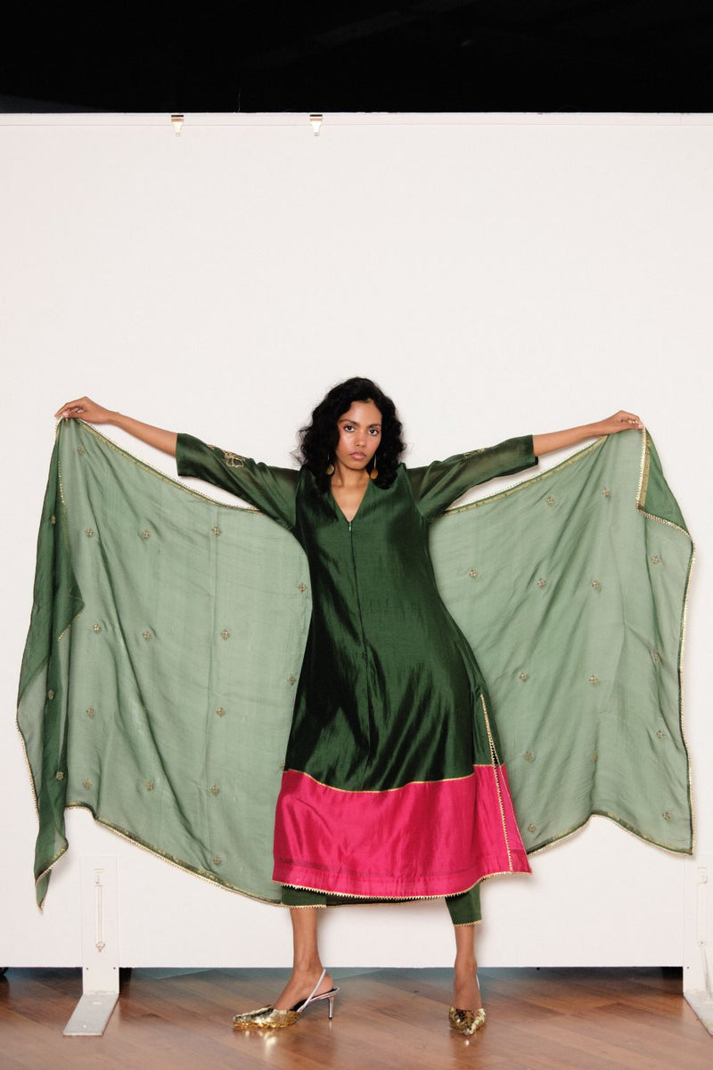 Iraani Dupatta silk by Khara Kapas in green for women in Singapore