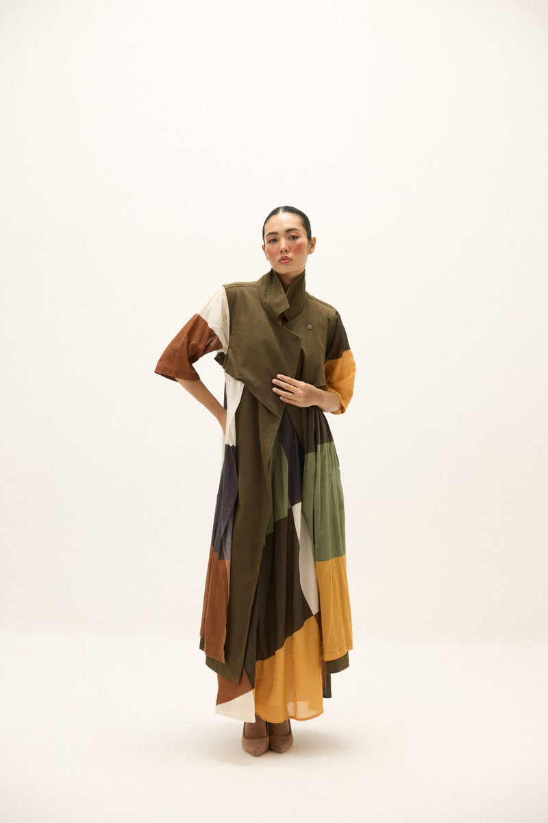 Autumn Veil Coat twill by Khara Kapas in green for women in Singapore