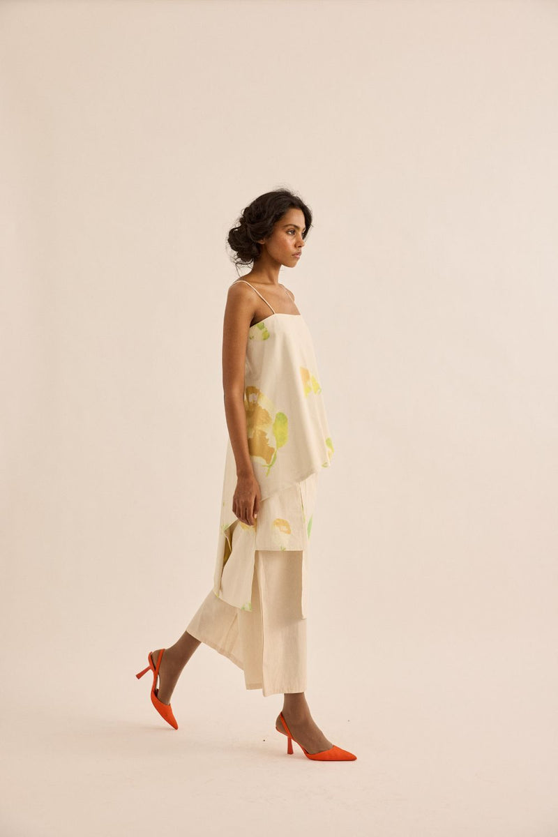 Dried Moss Pants poplin by Khara Kapas in ecru for women in Singapore