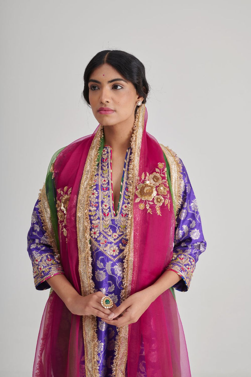 LILA DUPATTA