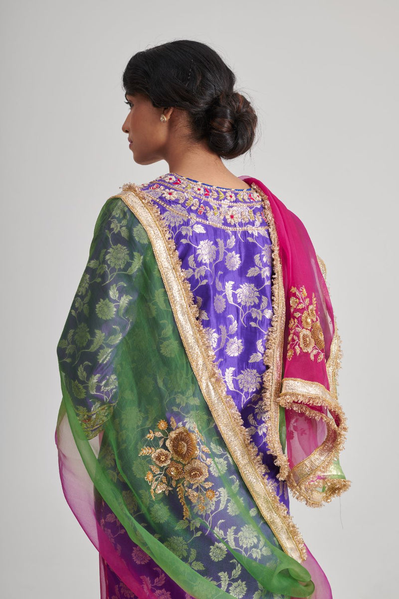 LILA DUPATTA