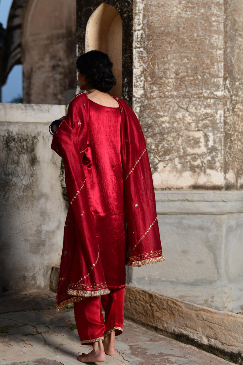Maanak Kurta Set by Tokree in red color for women in Singapore