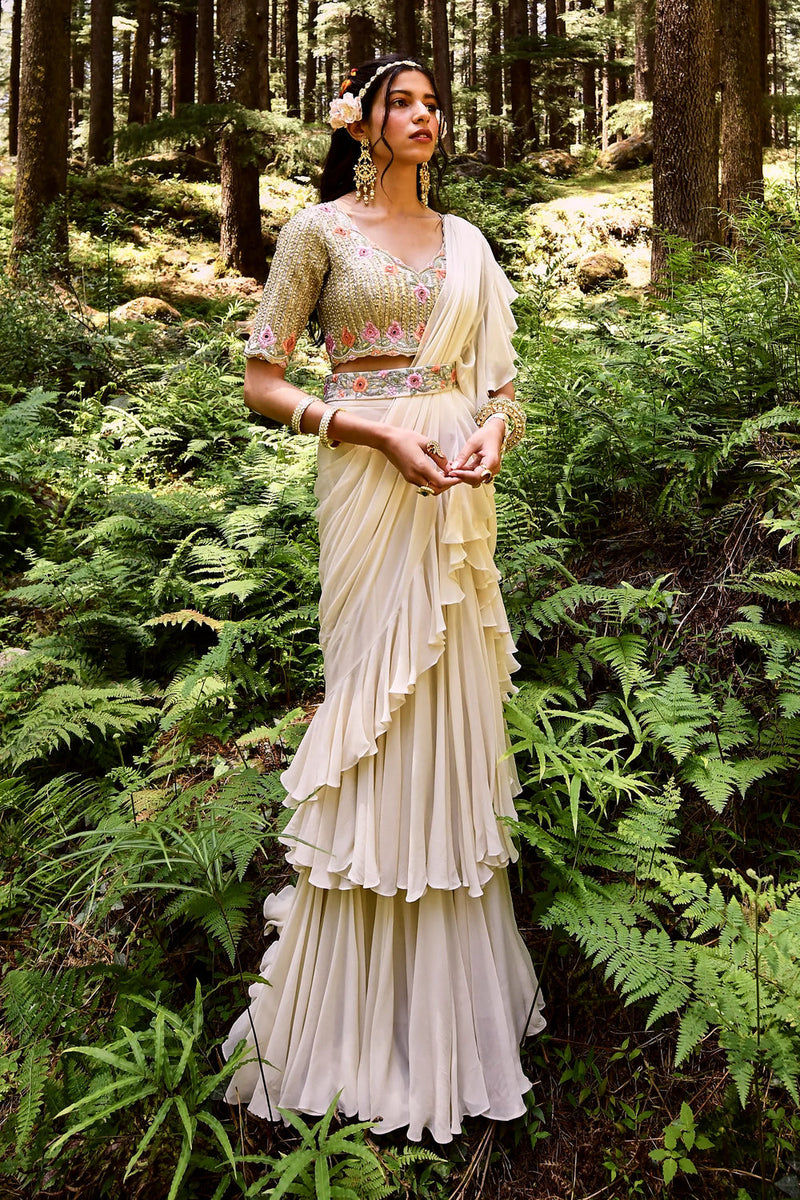 Melanie Saree Set georgettte by Paulmi & Harsh-kahan Sep'26 in off white for women in Singapore
