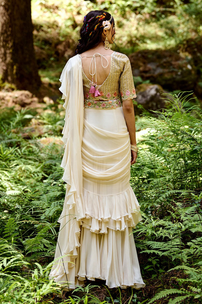 Melanie Saree Set georgettte by Paulmi & Harsh-kahan Sep'26 in off white for women in Singapore