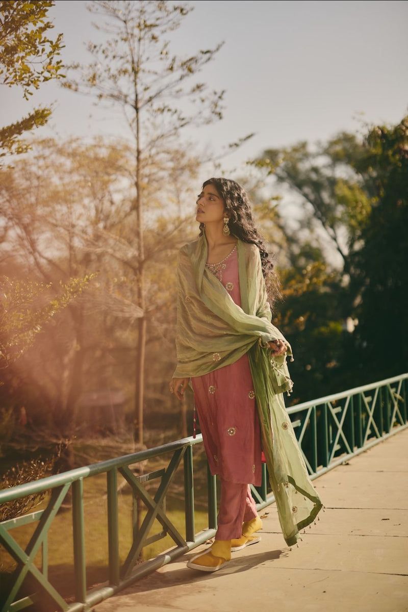 MIRAAL DUPATTA