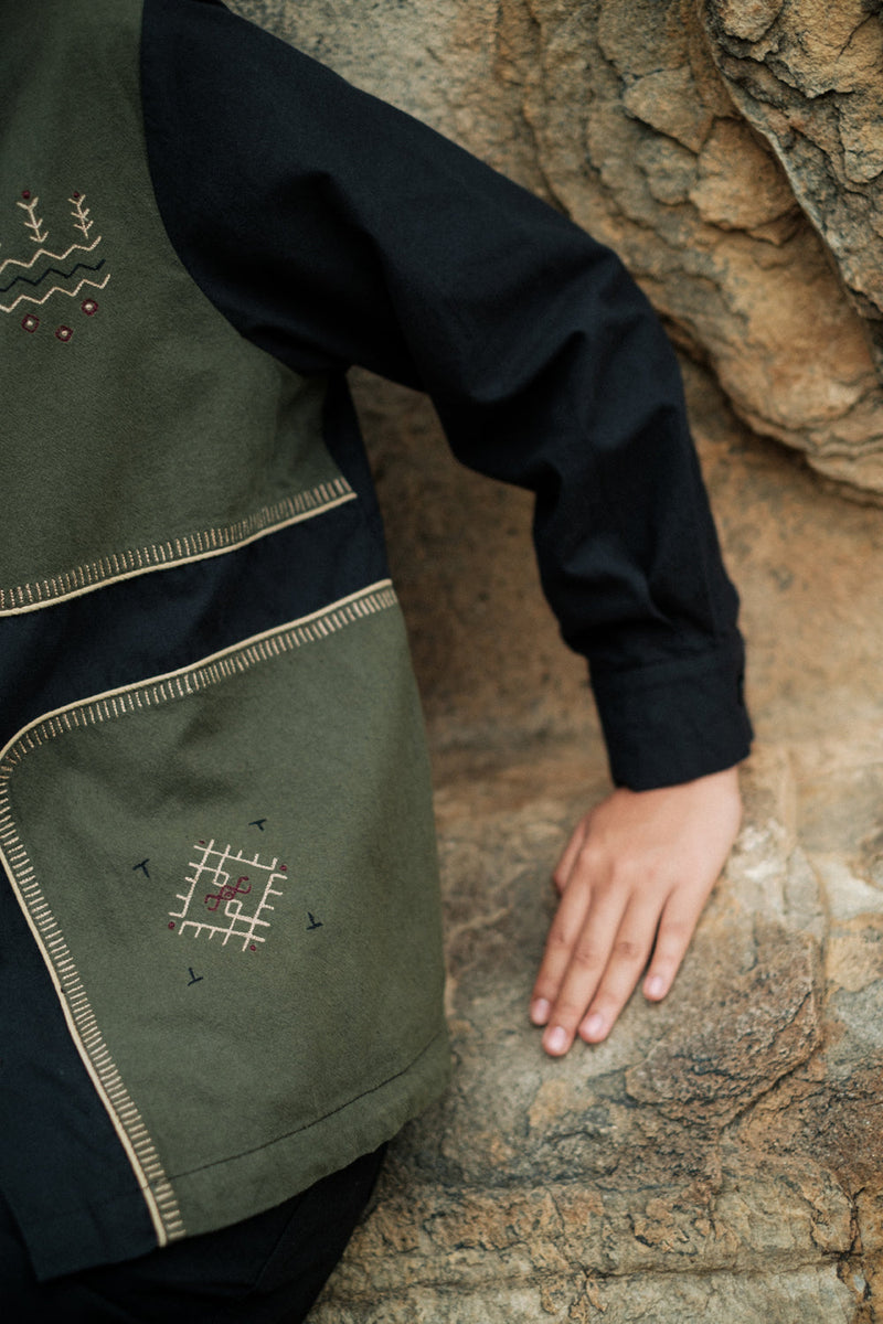 Canyon four patch shirt Crushed Cotton top/shirt by The Terra Tribe in black for women in Singapore
