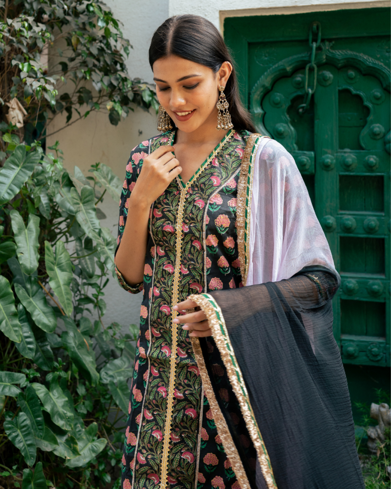 Black Block Printed Kurta Set cotton Buy Black Block Printed Kurta Set from C&W | Kurta/Kurta Sets for Women by Maison Shefali in black color for women in Singapore