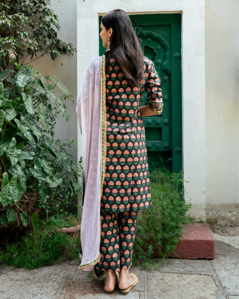 Black Block Printed Kurta Set cotton Buy Black Block Printed Kurta Set from C&W | Kurta/Kurta Sets for Women by Maison Shefali in black color for women in Singapore