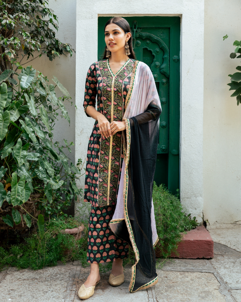 Black Block Printed Kurta Set cotton Buy Black Block Printed Kurta Set from C&W | Kurta/Kurta Sets for Women by Maison Shefali in black color for women in Singapore