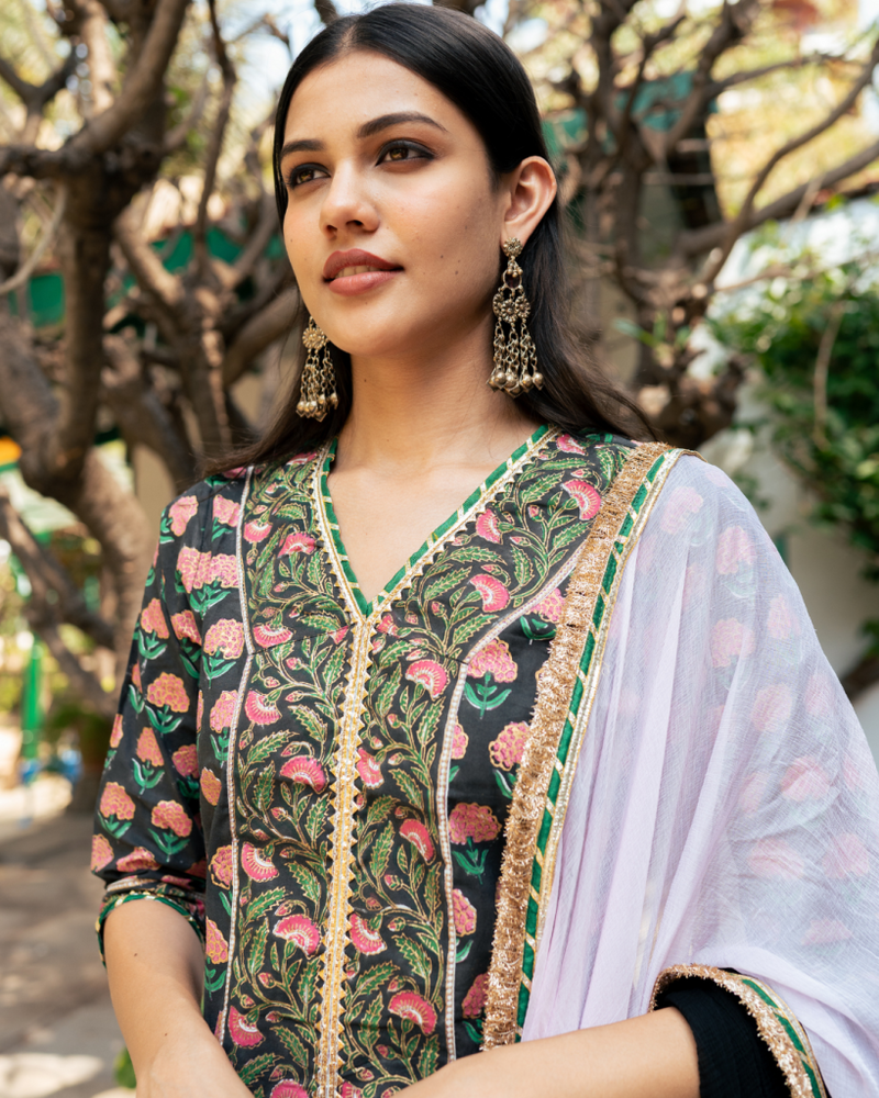 Black Block Printed Kurta Set cotton Buy Black Block Printed Kurta Set from C&W | Kurta/Kurta Sets for Women by Maison Shefali in black color for women in Singapore