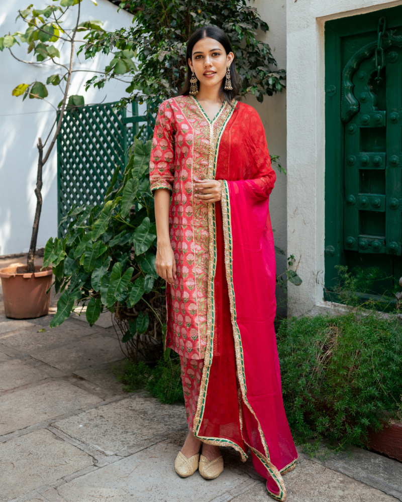 Red Block Printed Kurta Set cotton Buy Red Block Printed Kurta Set from C&W | Kurta/Kurta Sets for Women by Maison Shefali in red color for women in Singapore