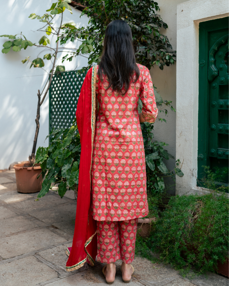 Red Block Printed Kurta Set cotton Buy Red Block Printed Kurta Set from C&W | Kurta/Kurta Sets for Women by Maison Shefali in red color for women in Singapore