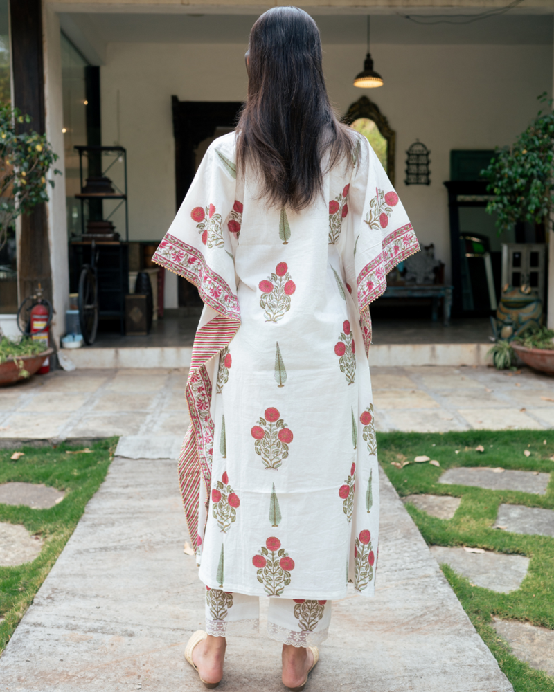 Mughal Red Boota Kaftan Set cotton Buy Mughal Red Boota Kaftan Set from C&W | Kurta/Kurta Sets for Women by Maison Shefali in red color for women in Singapore