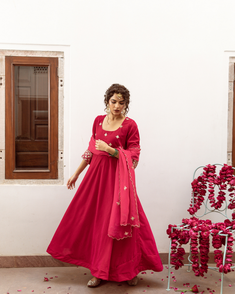 Zeya Gulabi - Velvet Embroidered Suit Set Buy Zeya Gulabi - Velvet Embroidered Suit Set from C&W | Kurta/Kurta Sets for Women by Maison Shefali in red color for women in Singapore