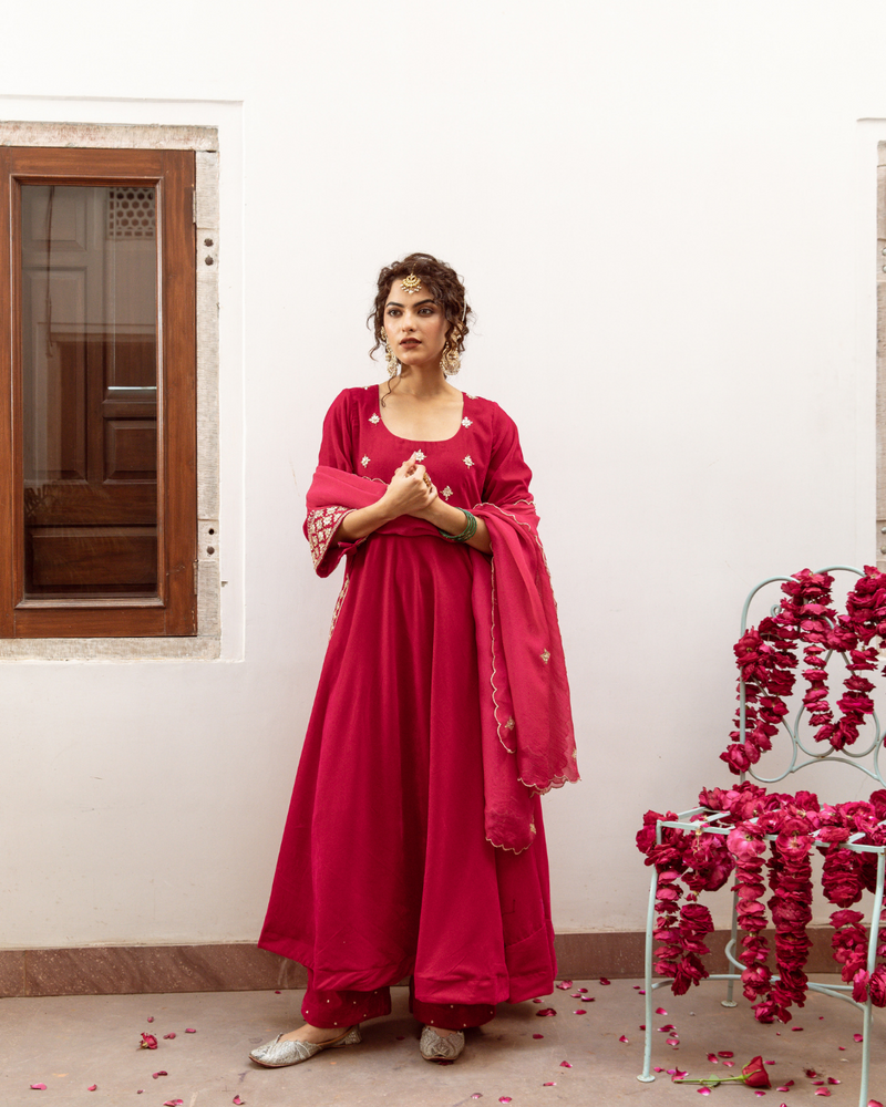 Zeya Gulabi - Velvet Embroidered Suit Set Buy Zeya Gulabi - Velvet Embroidered Suit Set from C&W | Kurta/Kurta Sets for Women by Maison Shefali in red color for women in Singapore