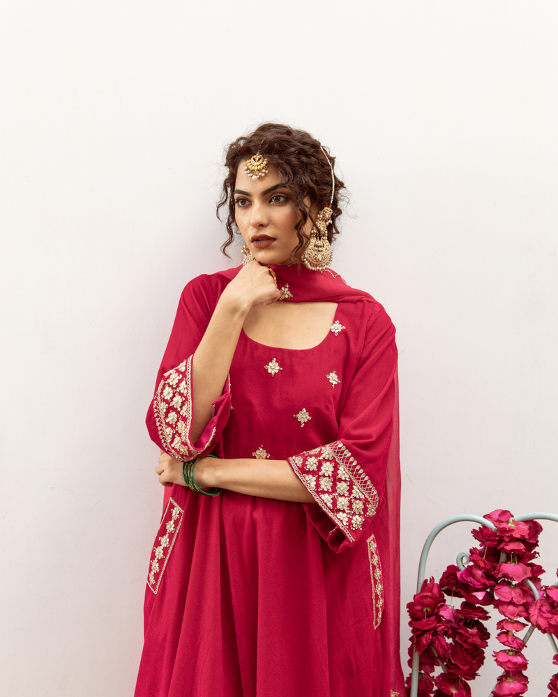 Zeya Gulabi - Velvet Embroidered Suit Set Buy Zeya Gulabi - Velvet Embroidered Suit Set from C&W | Kurta/Kurta Sets for Women by Maison Shefali in red color for women in Singapore