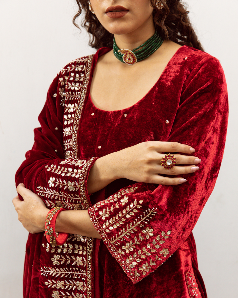 Zeya Gulaab - Velvet Embroidered Suit Set Buy Zeya Gulaab - Velvet Embroidered Suit Set from C&W | Kurta/Kurta Sets for Women by Maison Shefali for women in Singapore