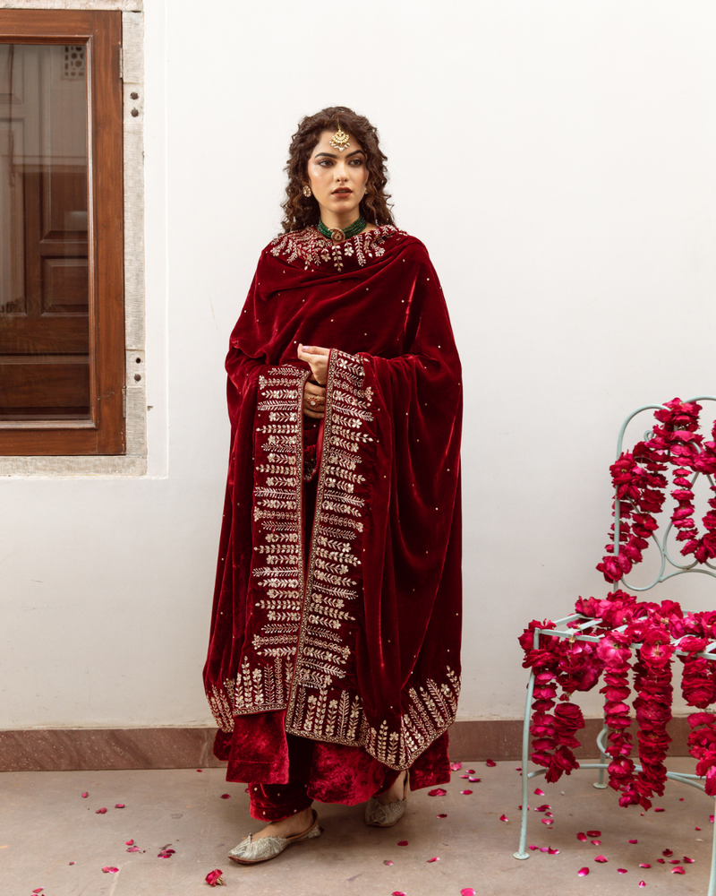 Zeya Gulaab - Velvet Embroidered Suit Set Buy Zeya Gulaab - Velvet Embroidered Suit Set from C&W | Kurta/Kurta Sets for Women by Maison Shefali for women in Singapore