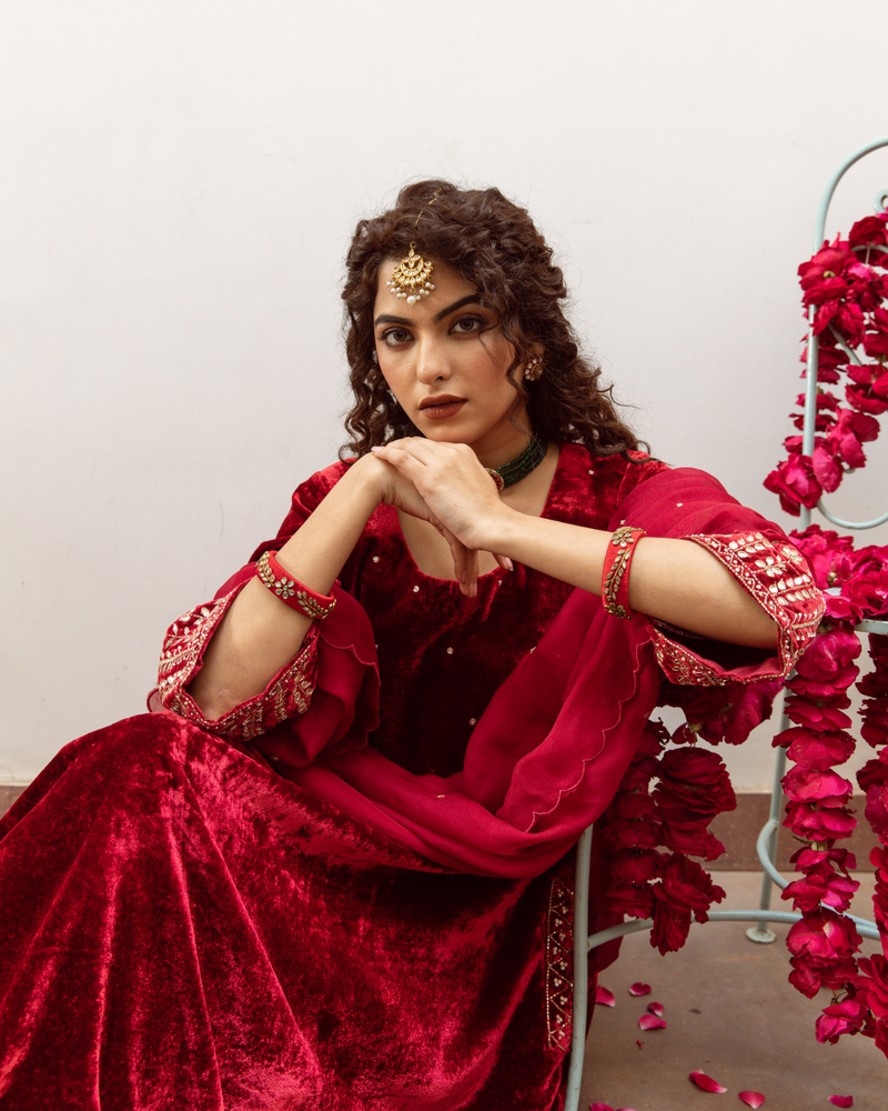 Zeya Gulaab - Velvet Embroidered Suit Set Buy Zeya Gulaab - Velvet Embroidered Suit Set from C&W | Kurta/Kurta Sets for Women by Maison Shefali for women in Singapore