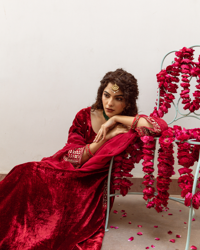 Zeya Gulaab - Velvet Embroidered Suit Set Buy Zeya Gulaab - Velvet Embroidered Suit Set from C&W | Kurta/Kurta Sets for Women by Maison Shefali for women in Singapore