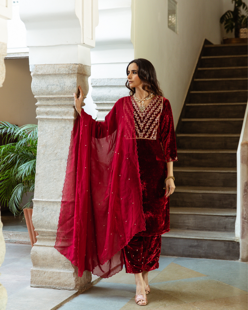 Roya Gulaab - Velvet Embroidered Suit Set Buy Roya Gulaab - Velvet Embroidered Suit Set from C&W | Kurta/Kurta Sets for Women by Maison Shefali for women in Singapore