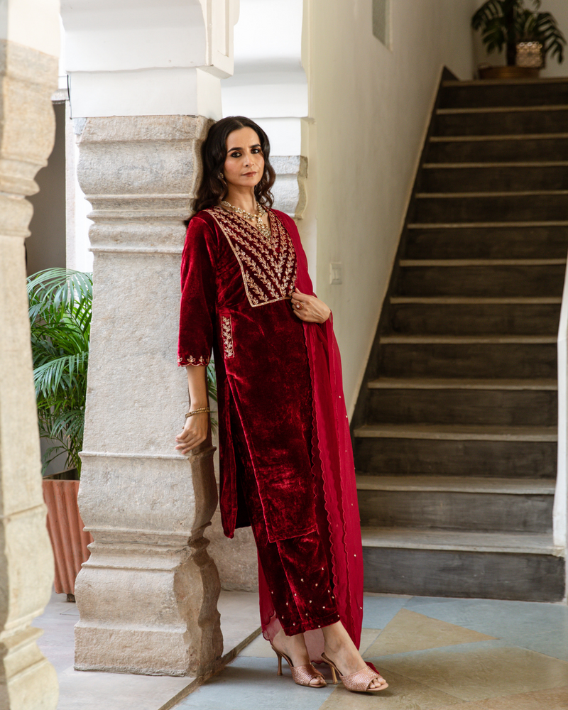 Roya Gulaab - Velvet Embroidered Suit Set Buy Roya Gulaab - Velvet Embroidered Suit Set from C&W | Kurta/Kurta Sets for Women by Maison Shefali for women in Singapore