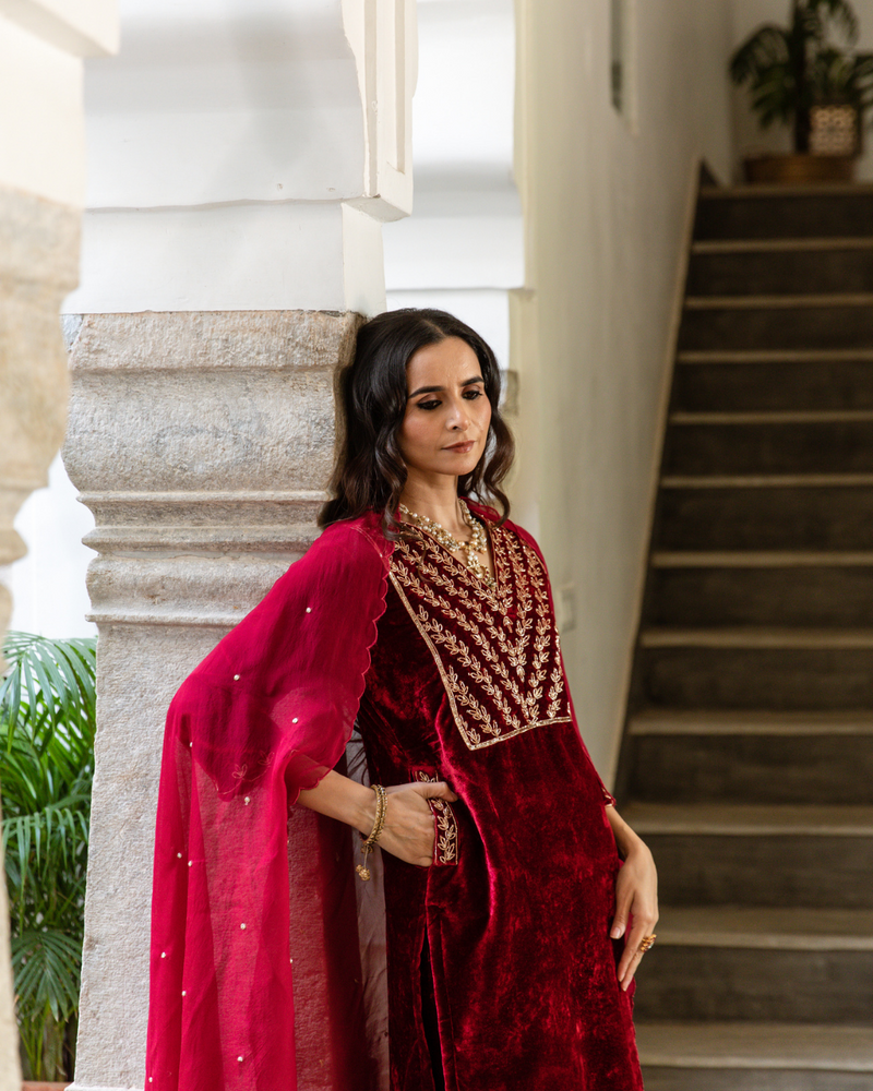 Roya Gulaab - Velvet Embroidered Suit Set Buy Roya Gulaab - Velvet Embroidered Suit Set from C&W | Kurta/Kurta Sets for Women by Maison Shefali for women in Singapore