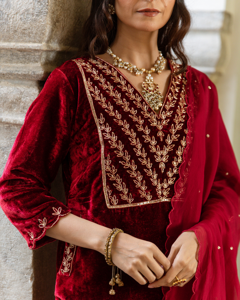 Roya Gulaab - Velvet Embroidered Suit Set Buy Roya Gulaab - Velvet Embroidered Suit Set from C&W | Kurta/Kurta Sets for Women by Maison Shefali for women in Singapore