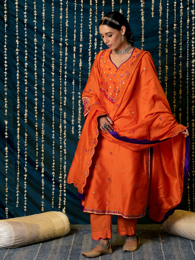 Hunar Narangi Kurta Set silk Buy Hunar Narangi Kurta Set from C&W | Kurta/Kurta Sets for Women by Maison Shefali for women in Singapore