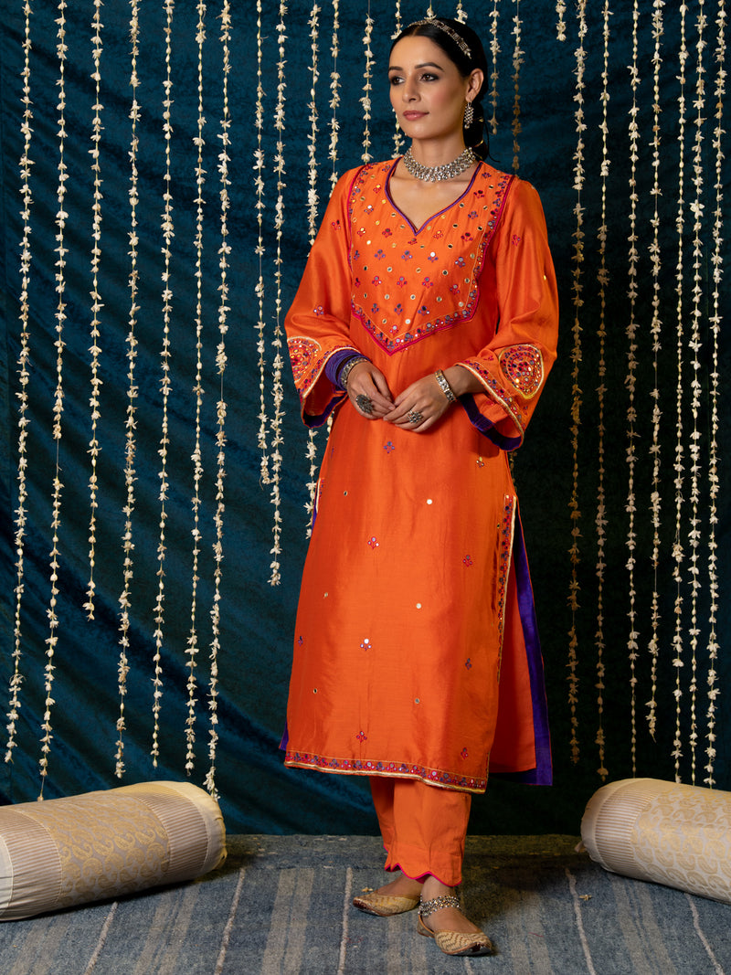 Hunar Narangi Kurta Set silk Buy Hunar Narangi Kurta Set from C&W | Kurta/Kurta Sets for Women by Maison Shefali for women in Singapore