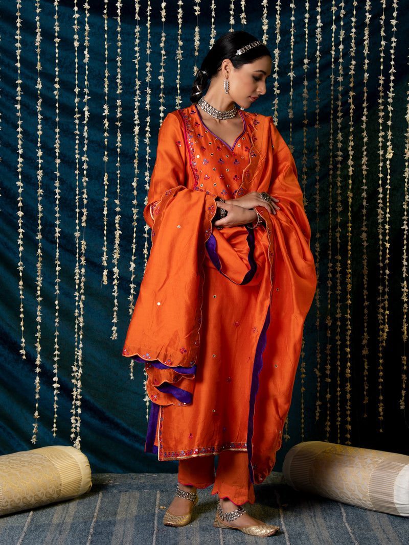 Hunar Narangi Kurta Set silk Buy Hunar Narangi Kurta Set from C&W | Kurta/Kurta Sets for Women by Maison Shefali for women in Singapore