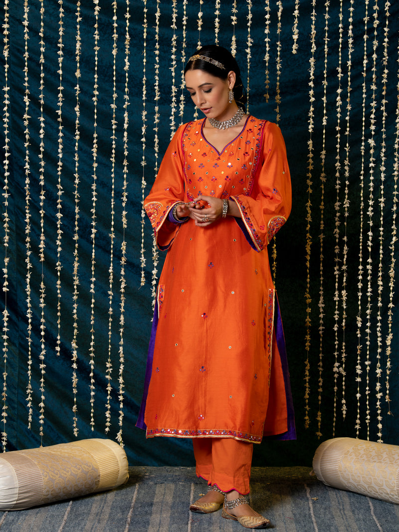 Hunar Narangi Kurta Set silk Buy Hunar Narangi Kurta Set from C&W | Kurta/Kurta Sets for Women by Maison Shefali for women in Singapore